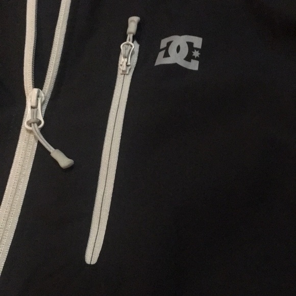 Black DC windbreaker Large - Picture 2 of 5